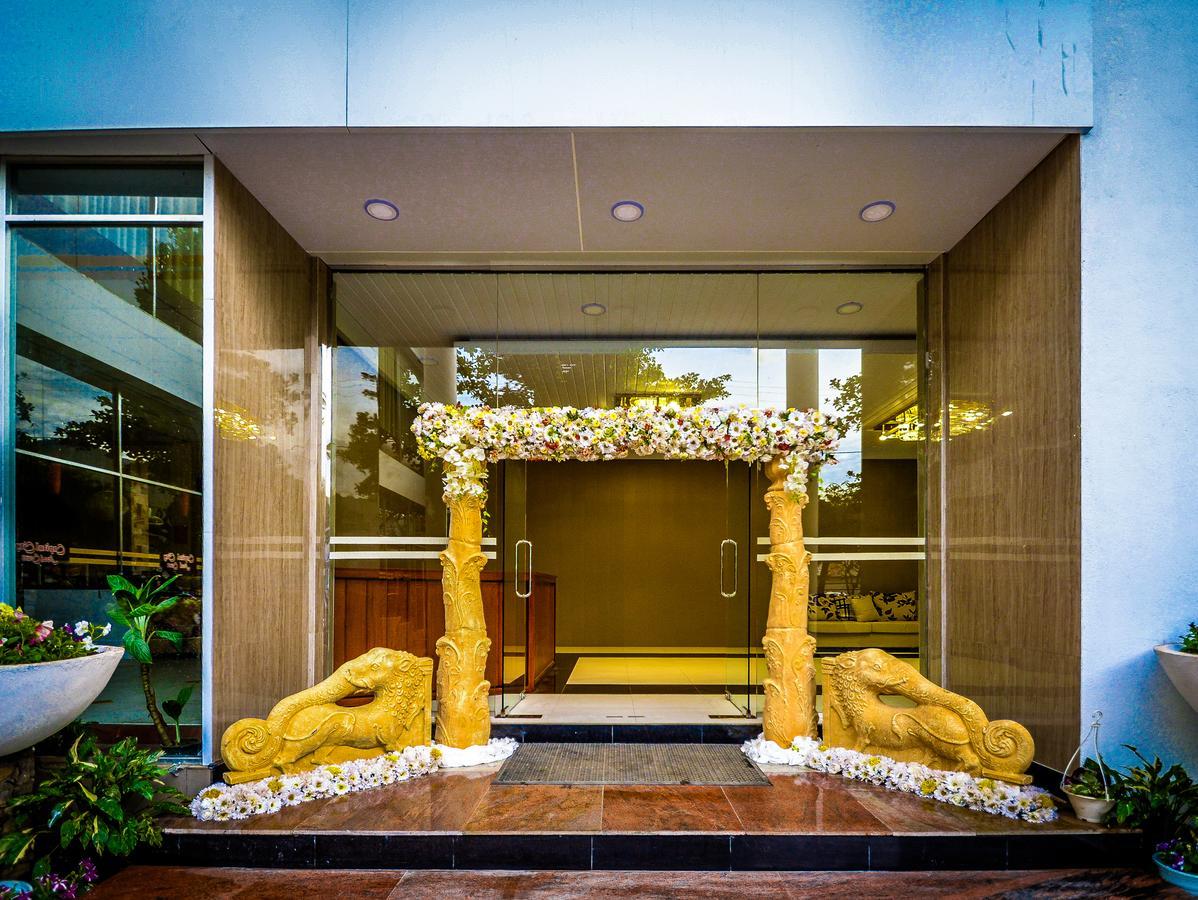 Capitalcity Hotel บาดุลลา ภายนอก รูปภาพ