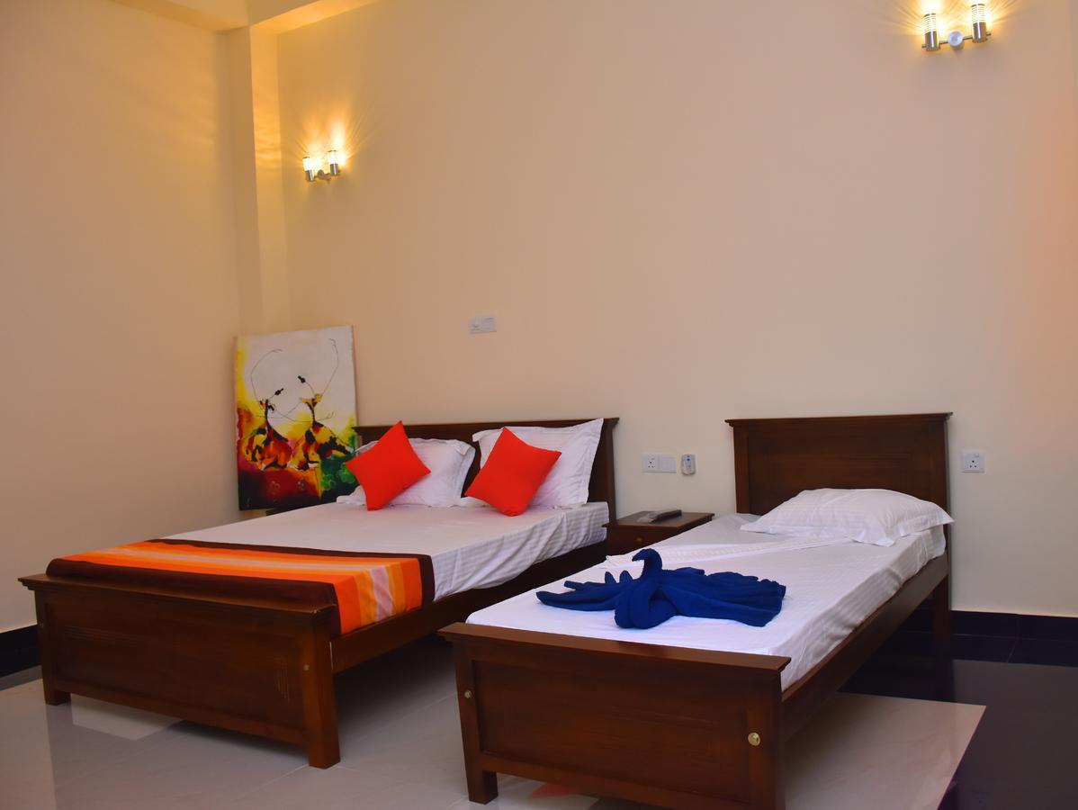 Capitalcity Hotel บาดุลลา ภายนอก รูปภาพ