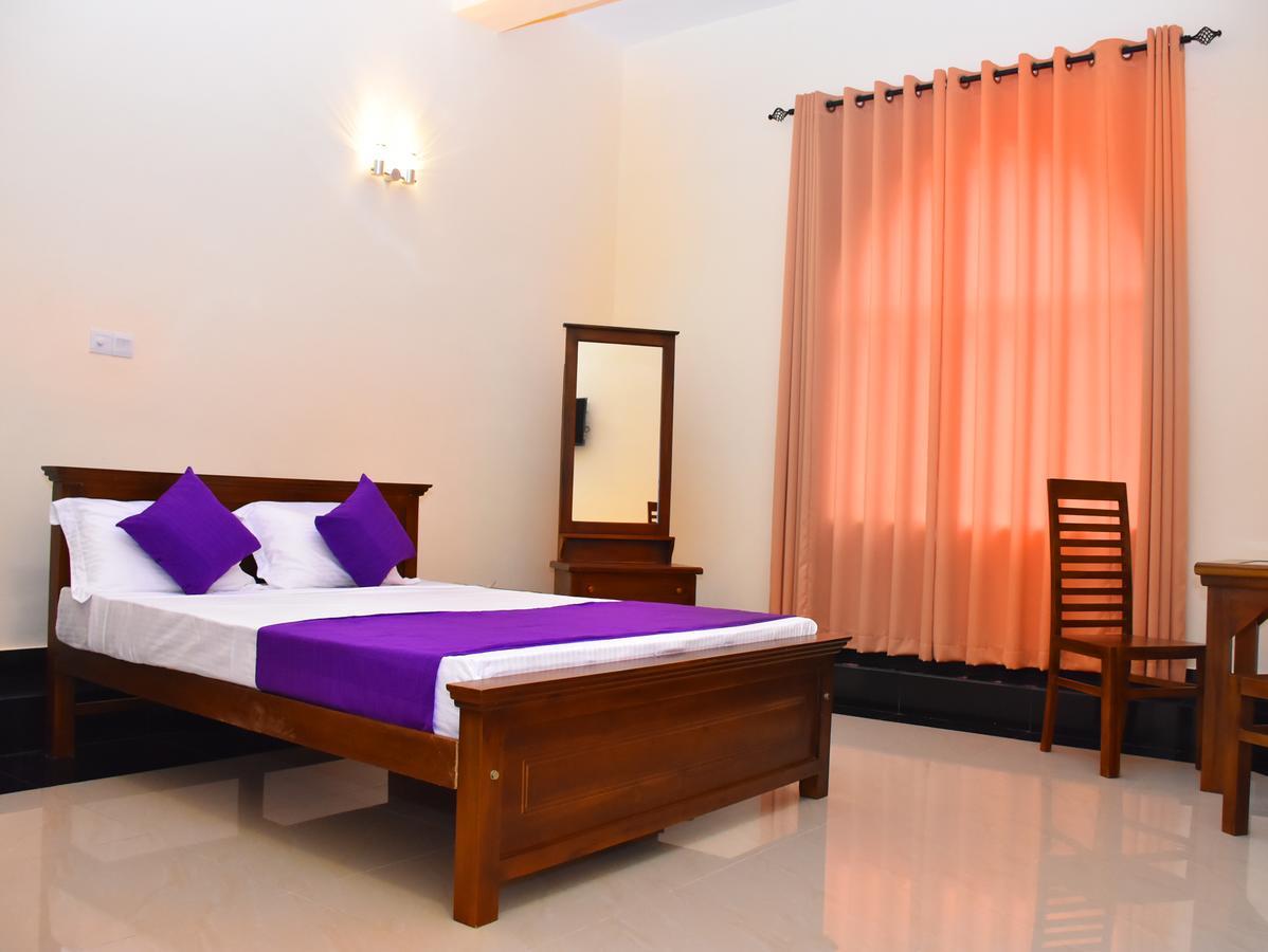 Capitalcity Hotel บาดุลลา ภายนอก รูปภาพ