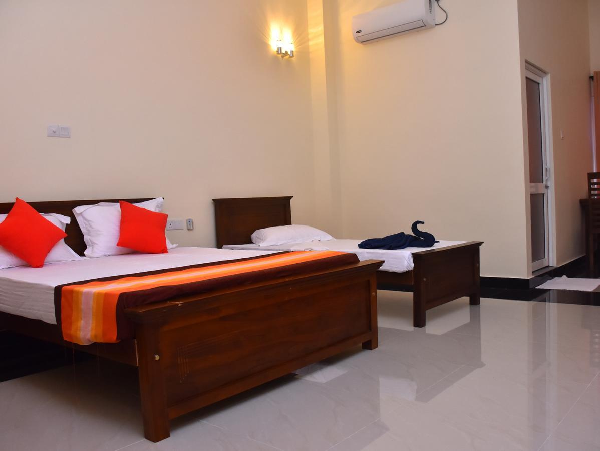 Capitalcity Hotel บาดุลลา ภายนอก รูปภาพ