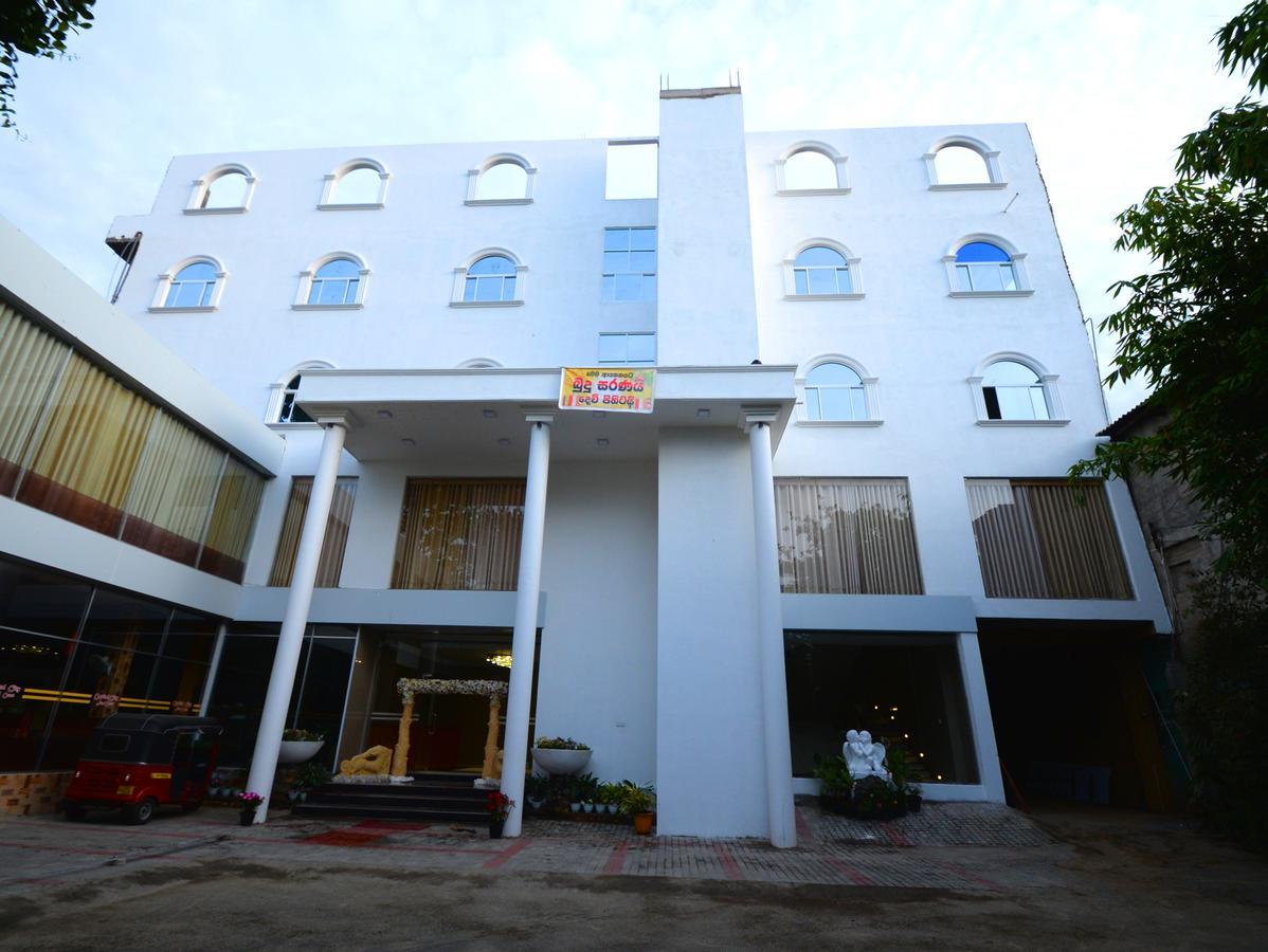 Capitalcity Hotel บาดุลลา ภายนอก รูปภาพ