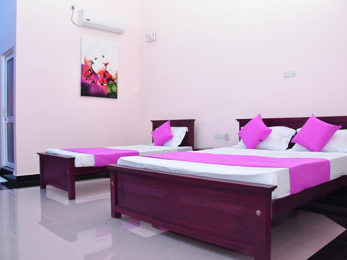 Capitalcity Hotel บาดุลลา ภายนอก รูปภาพ