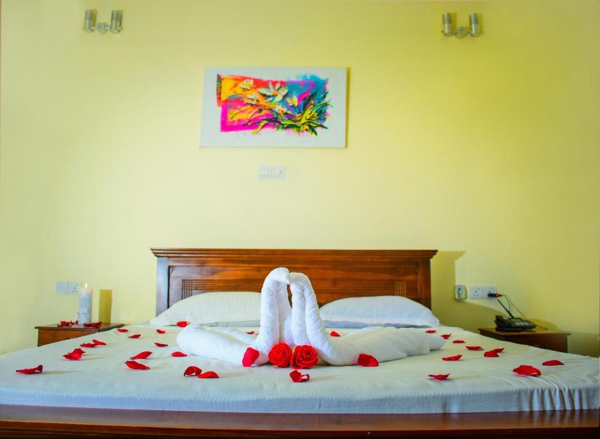 Capitalcity Hotel บาดุลลา ภายนอก รูปภาพ