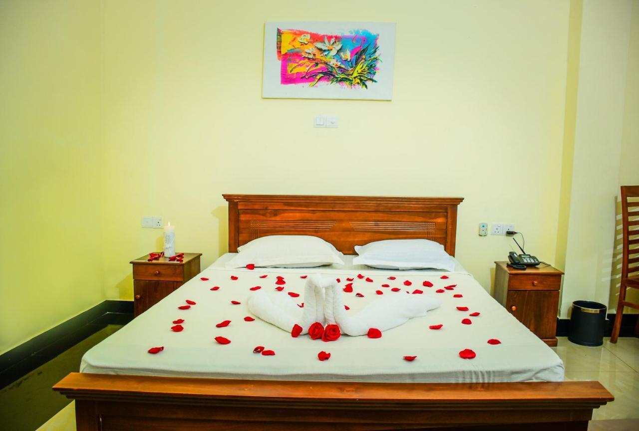 Capitalcity Hotel บาดุลลา ภายนอก รูปภาพ