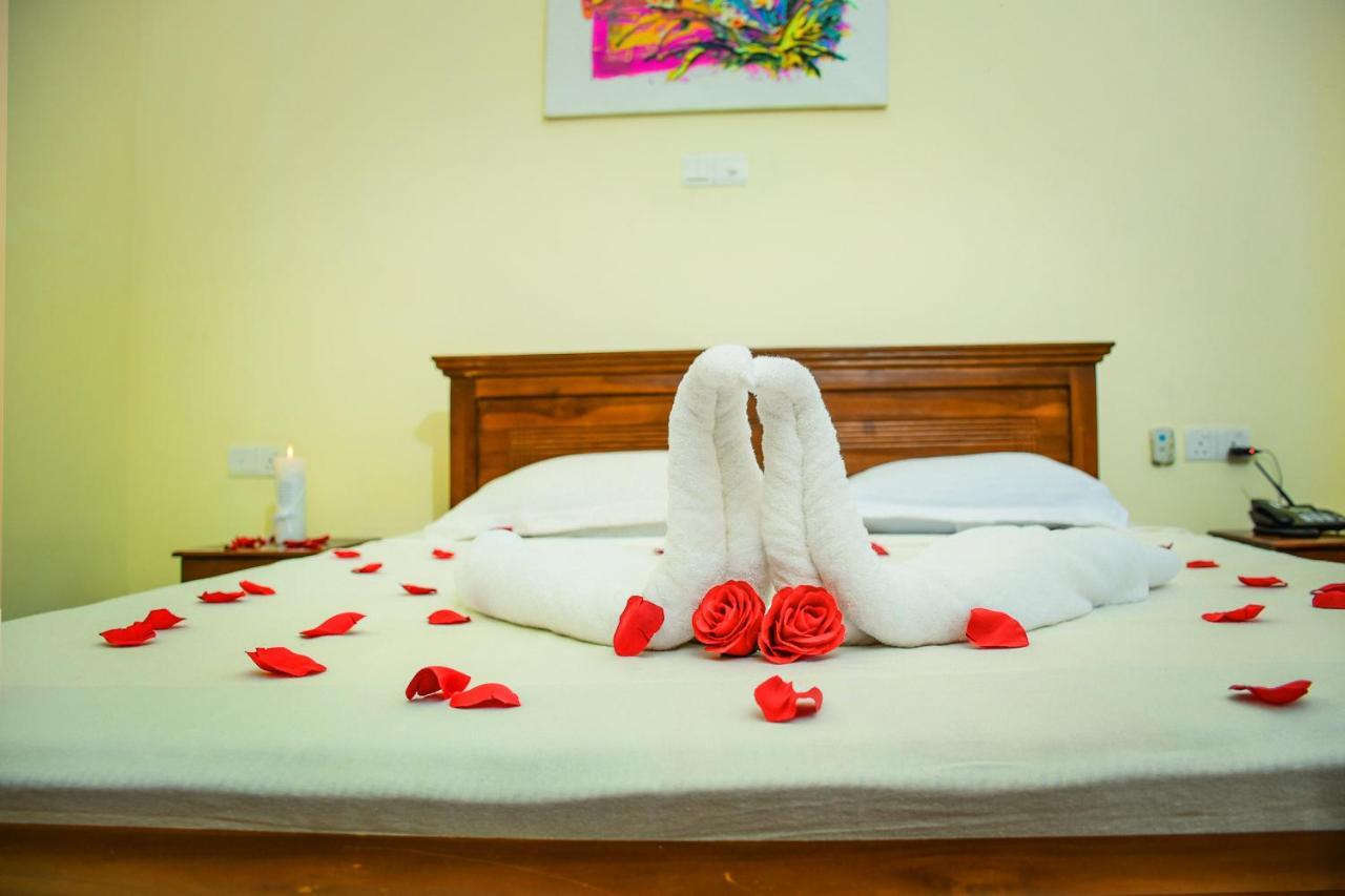 Capitalcity Hotel บาดุลลา ภายนอก รูปภาพ